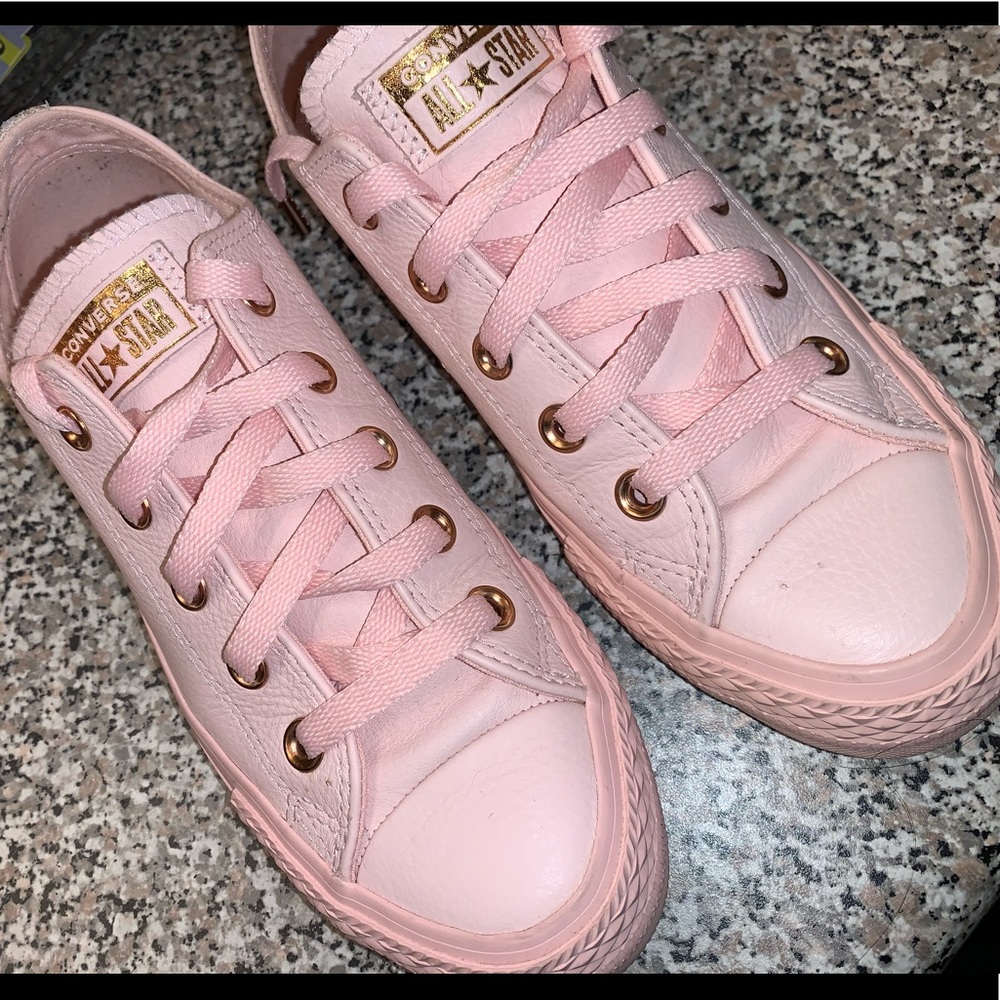 Pink/rose gold leather converse
